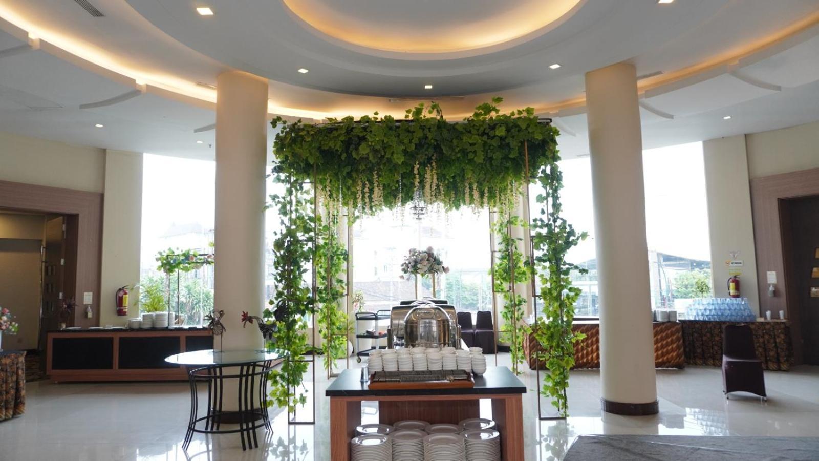 โรงแรมเควินตัน ย้อกยาการ์ตา บาย ตริตามา ฮอสปิทาลิตี้ ยอกยาการ์ตา ภายนอก รูปภาพ
