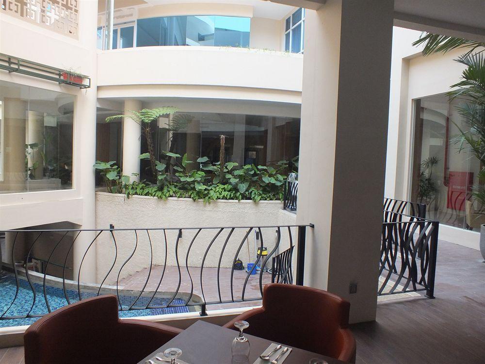 โรงแรมเควินตัน ย้อกยาการ์ตา บาย ตริตามา ฮอสปิทาลิตี้ ยอกยาการ์ตา ภายนอก รูปภาพ